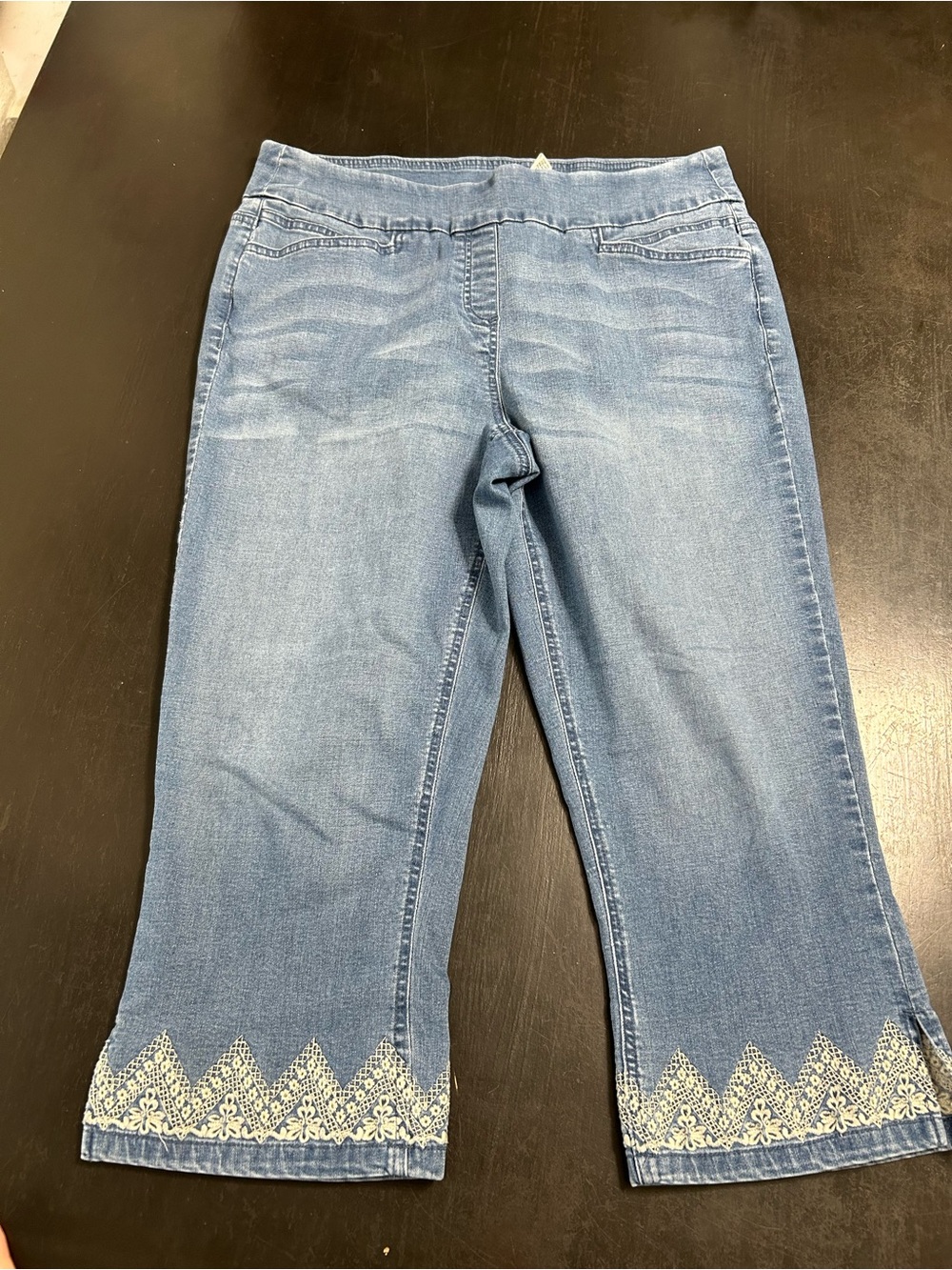 Westbound Light Blue Cropped Jeans with Cream Embroidered Hem